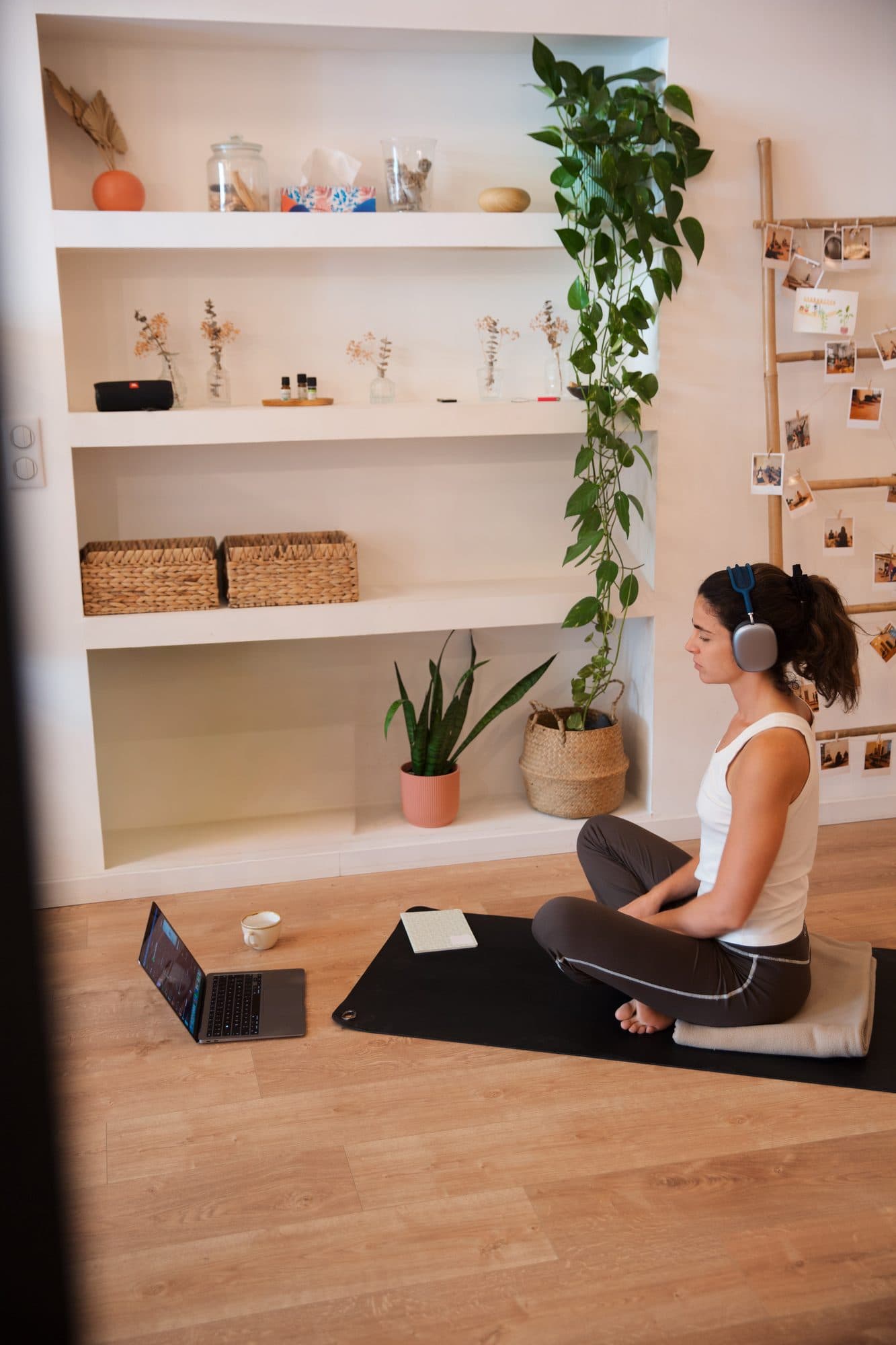 Une participante en séance de breathwork en ligne